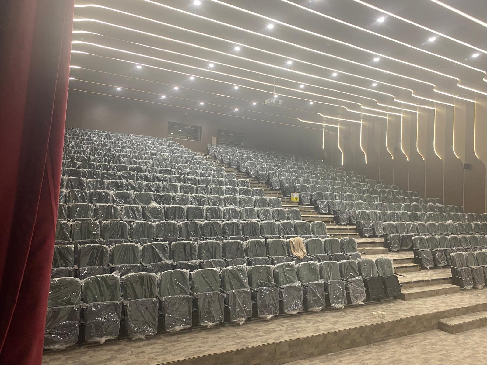 Afyon Üniversitesi Sağlık Bilimleri Konferans Salonu - Star Hall Koltuk Referans